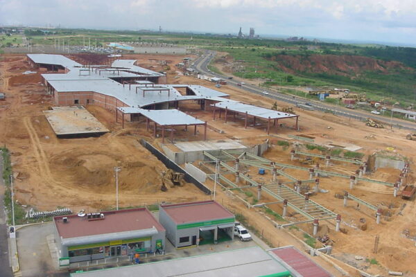 Estructura metálica C.C. Orinokia Mall - Puerto Ordaz