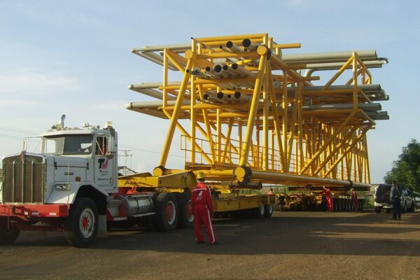 Puente de interconexión de acero estructural y tuberías de proceso - Proyecto Corocoro